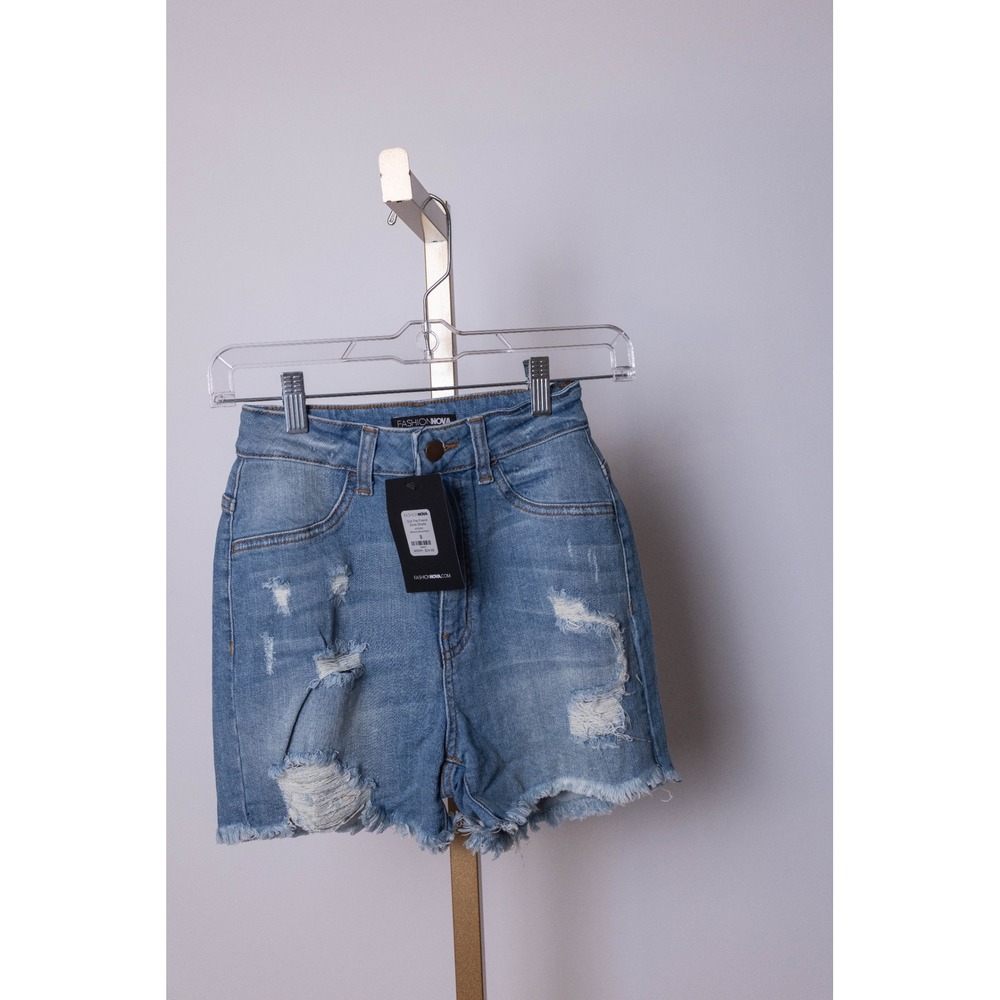 Fashion Nova Denim Shorts Distressed Light Wash Cotton Blend S(26) Raw Hem